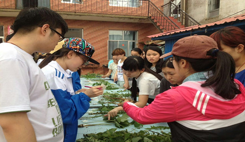 2015年药用植物学野外实习顺利结束