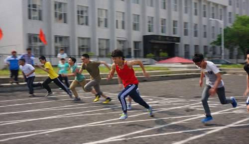 促进师生感情 彰显药院雄风